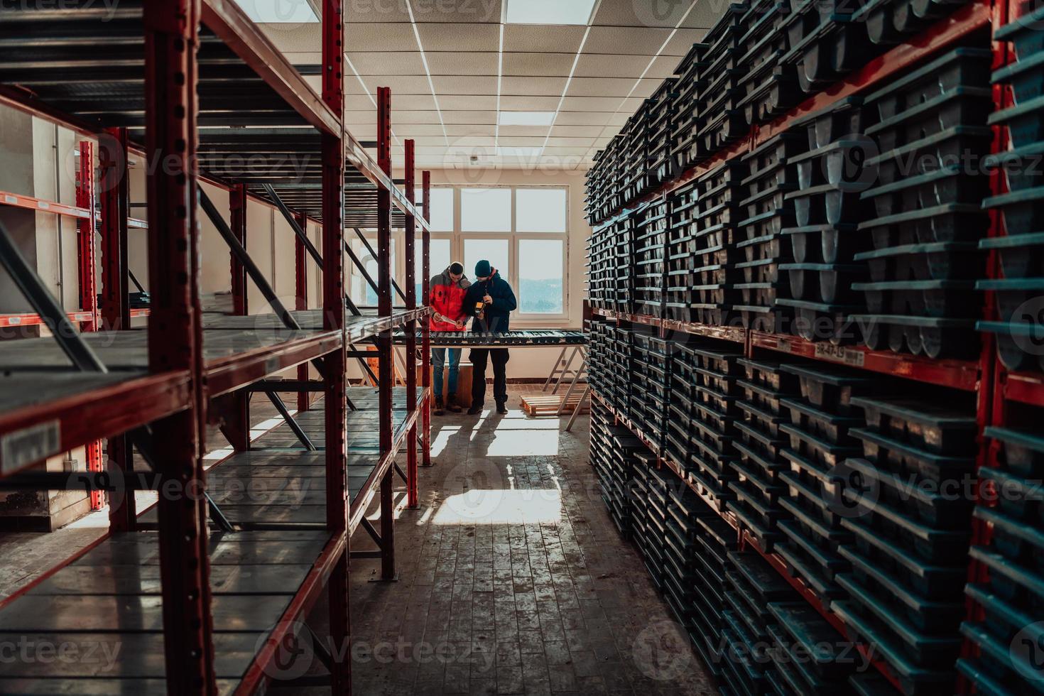 un' speciale squadra di geologi chi studia rocce nel industria utilizzando moderno macchine.selettive messa a fuoco foto