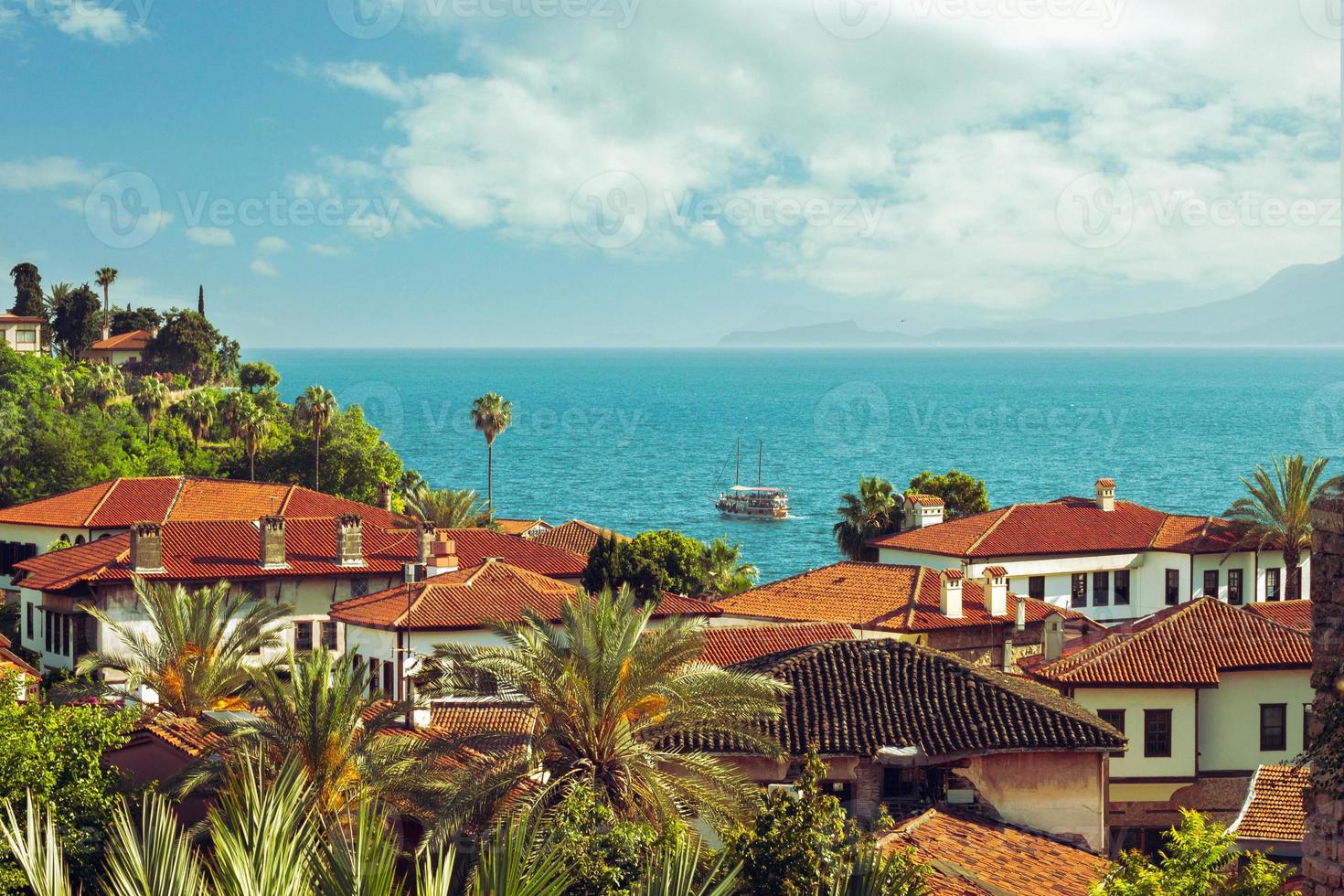 caleici, centro di antalya, Turchia. Visualizza di il tetti di vecchio città antalya. foto