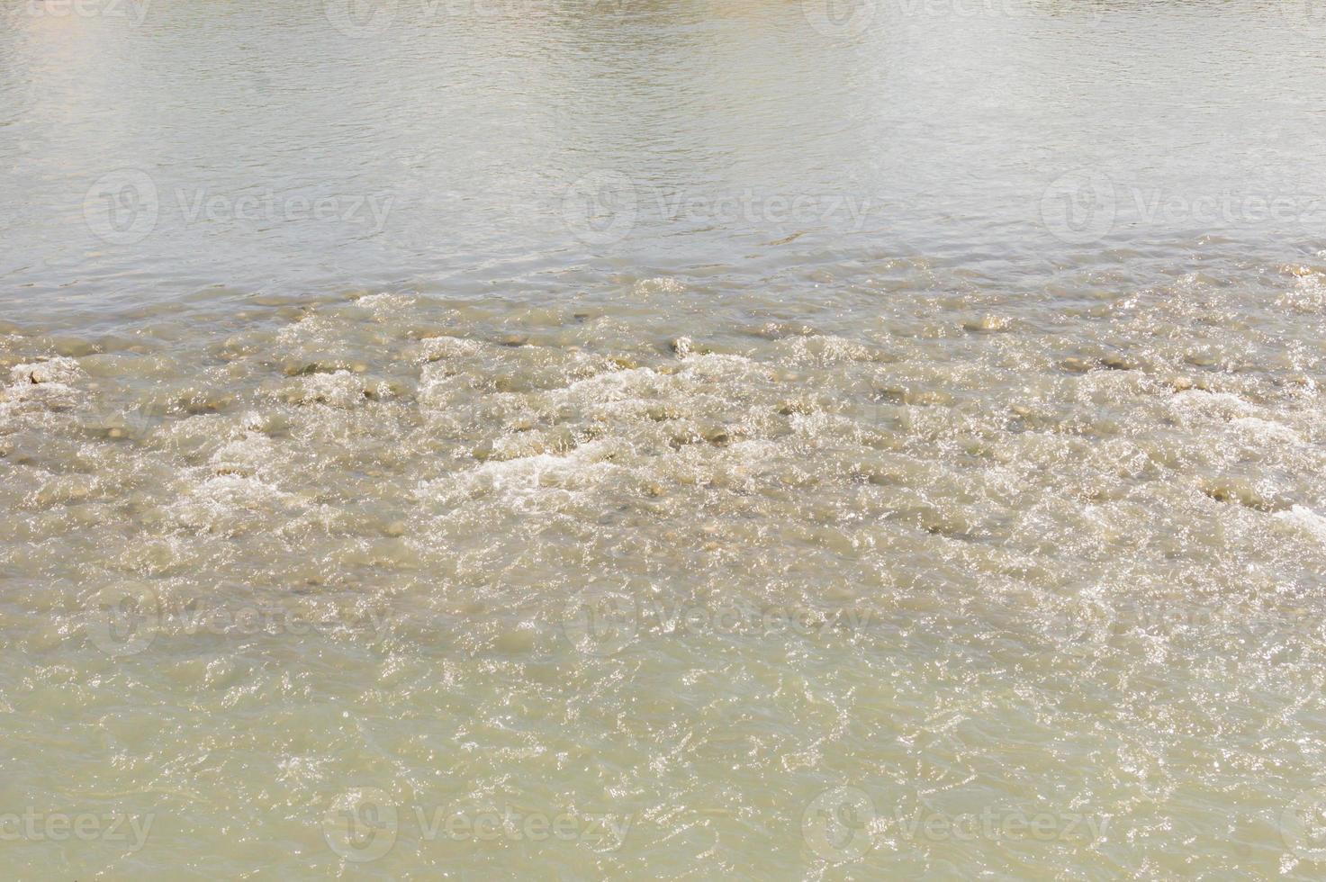 blu acqua sfondo. fiume fondale foto