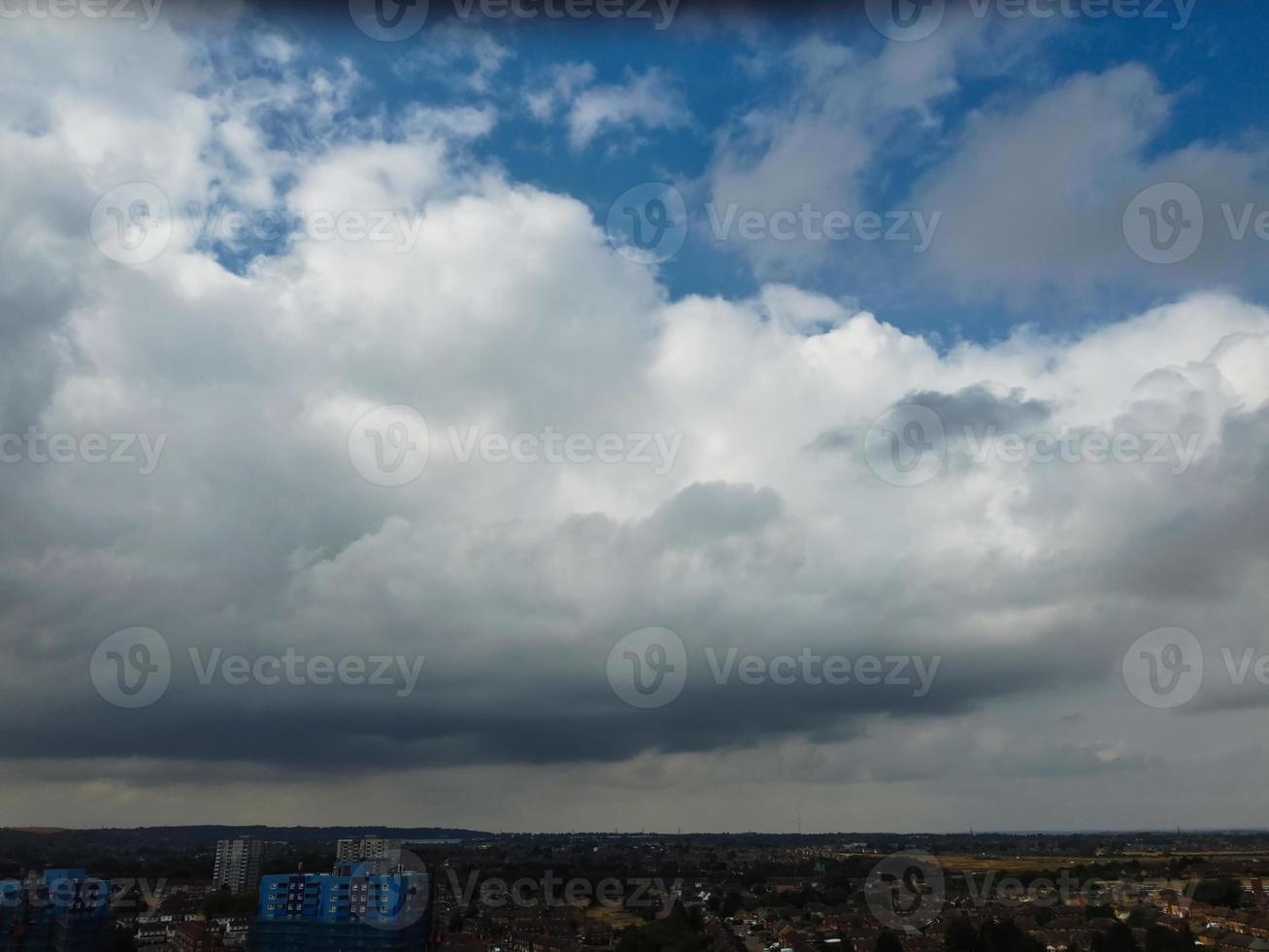 maggior parte bellissimo aereo Visualizza di drammatico nuvole foto