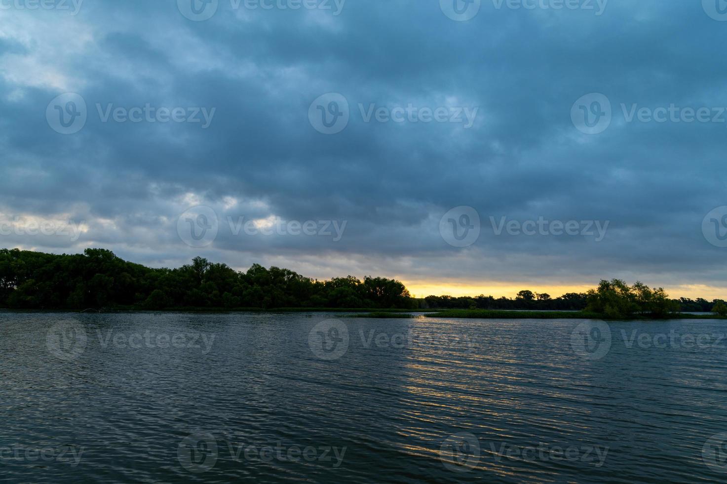 Alba al di sopra di lago cleburne foto