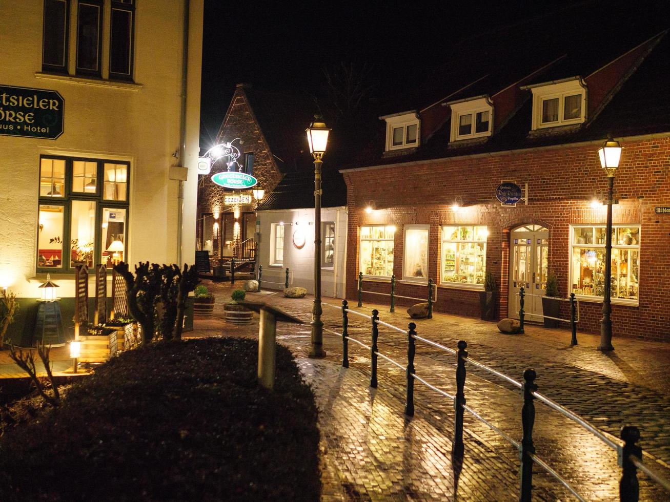 greetsiel,germania,2020-il villaggio di salutiel a il nord mare nel Germania foto