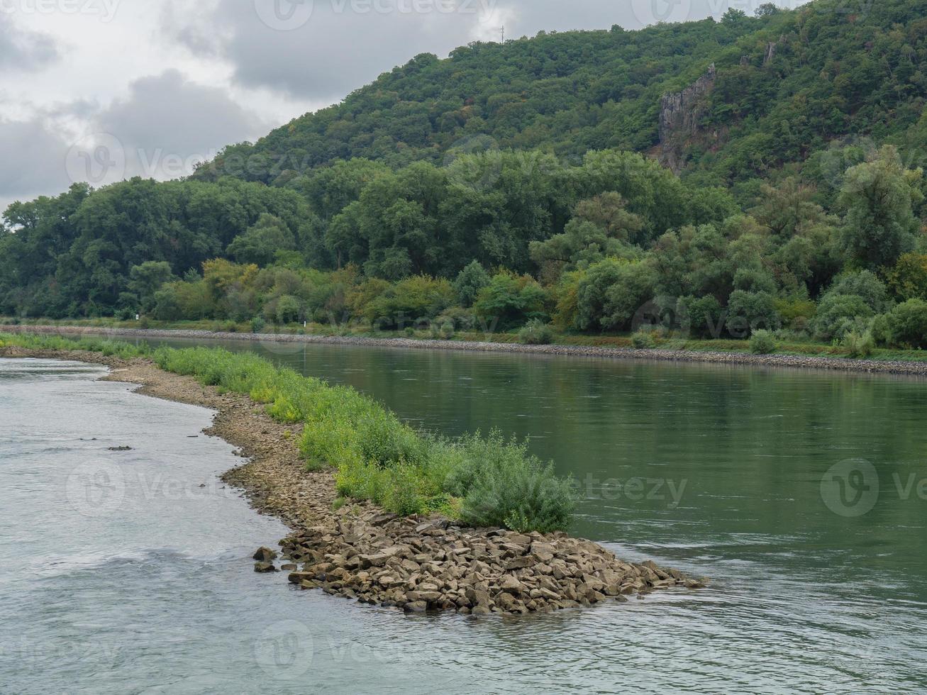 il fiume Reno vicino abbuffata foto