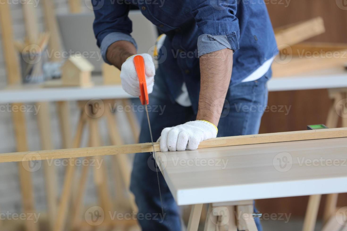 falegname macinazione falegnameria Prodotto con intagli, finitura carpenteria a il carpenteria produzione foto