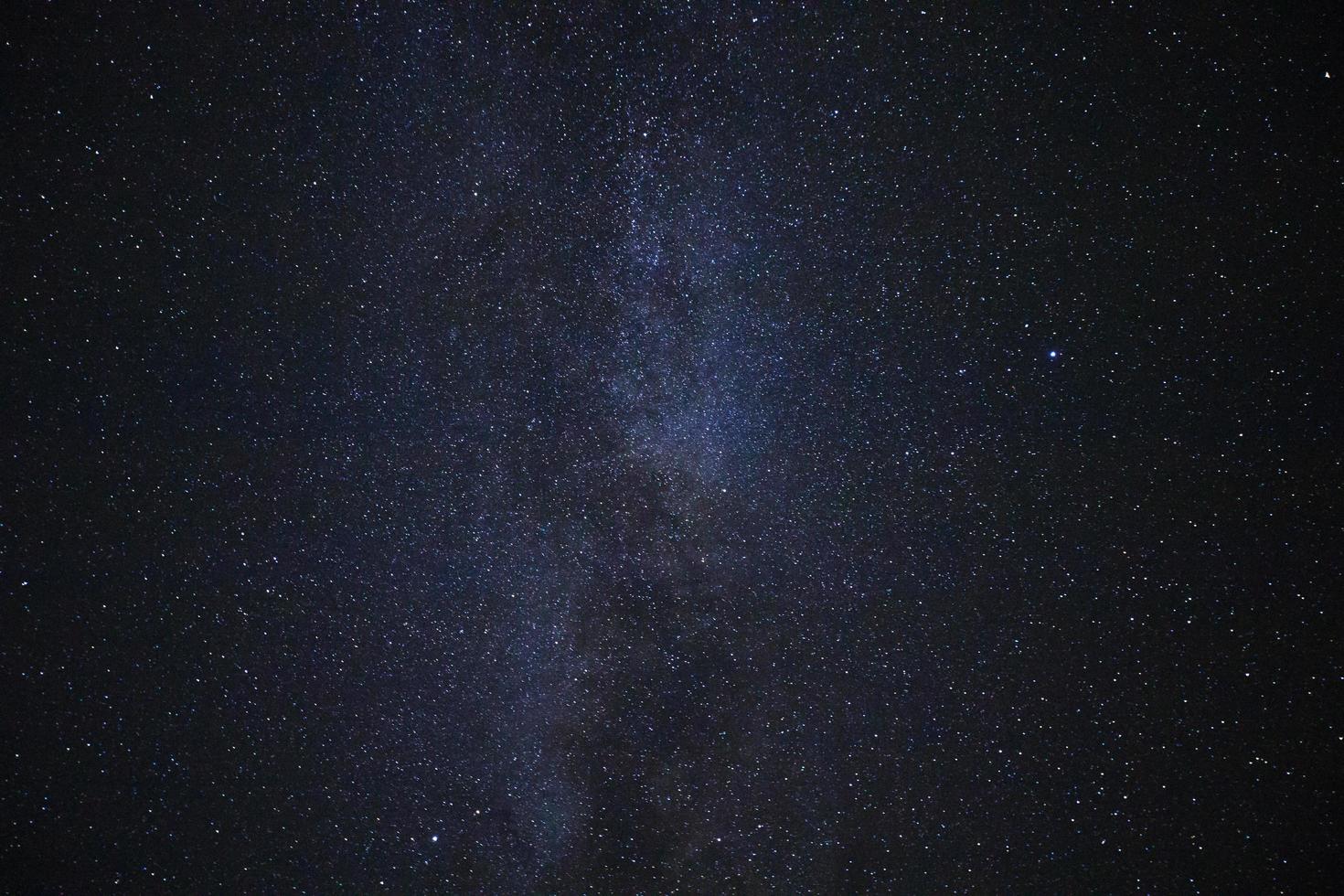 galassia della via lattea con stelle e polvere spaziale nell'universo foto