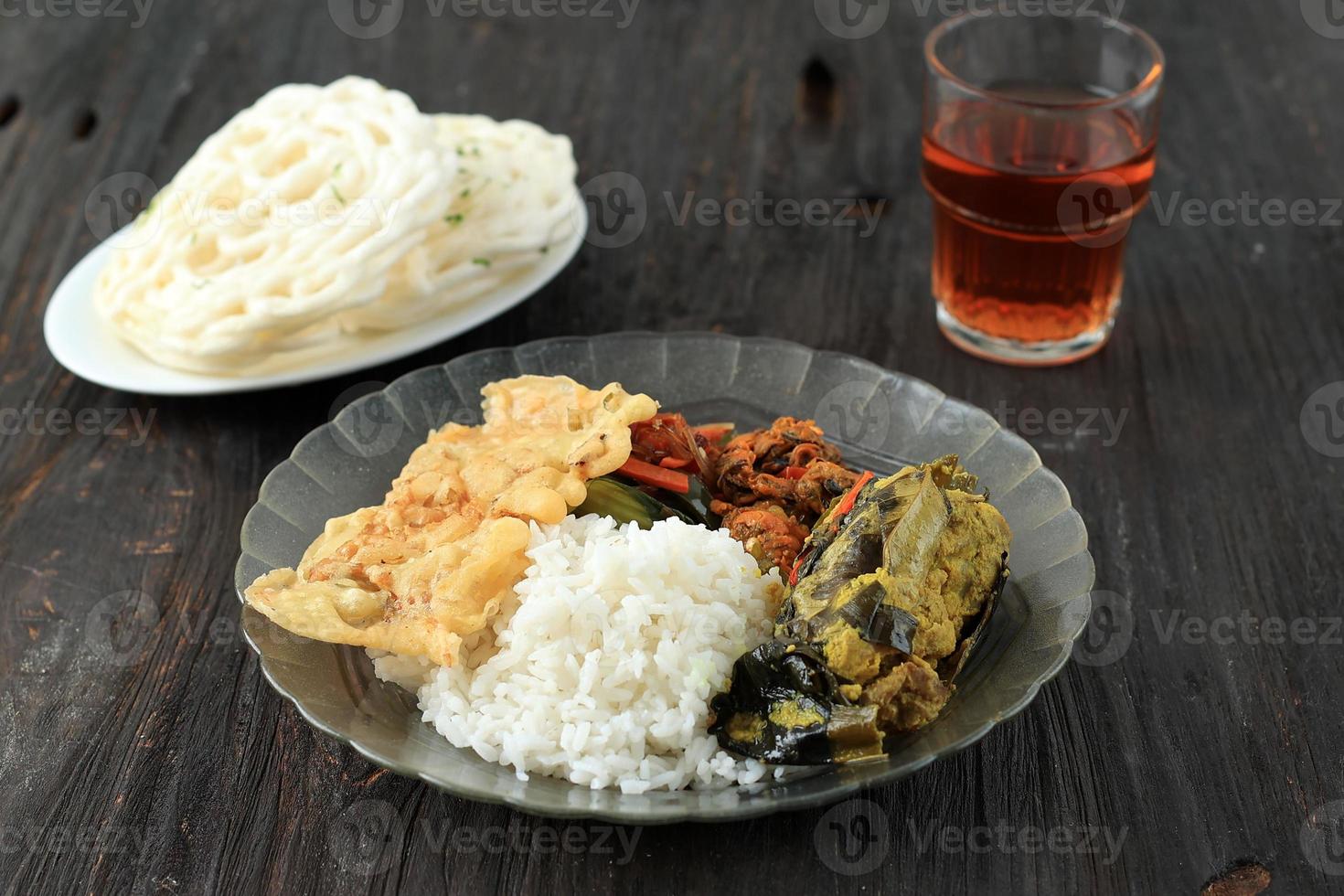 warteg menù, indonesiano quotidiano cibo menù foto