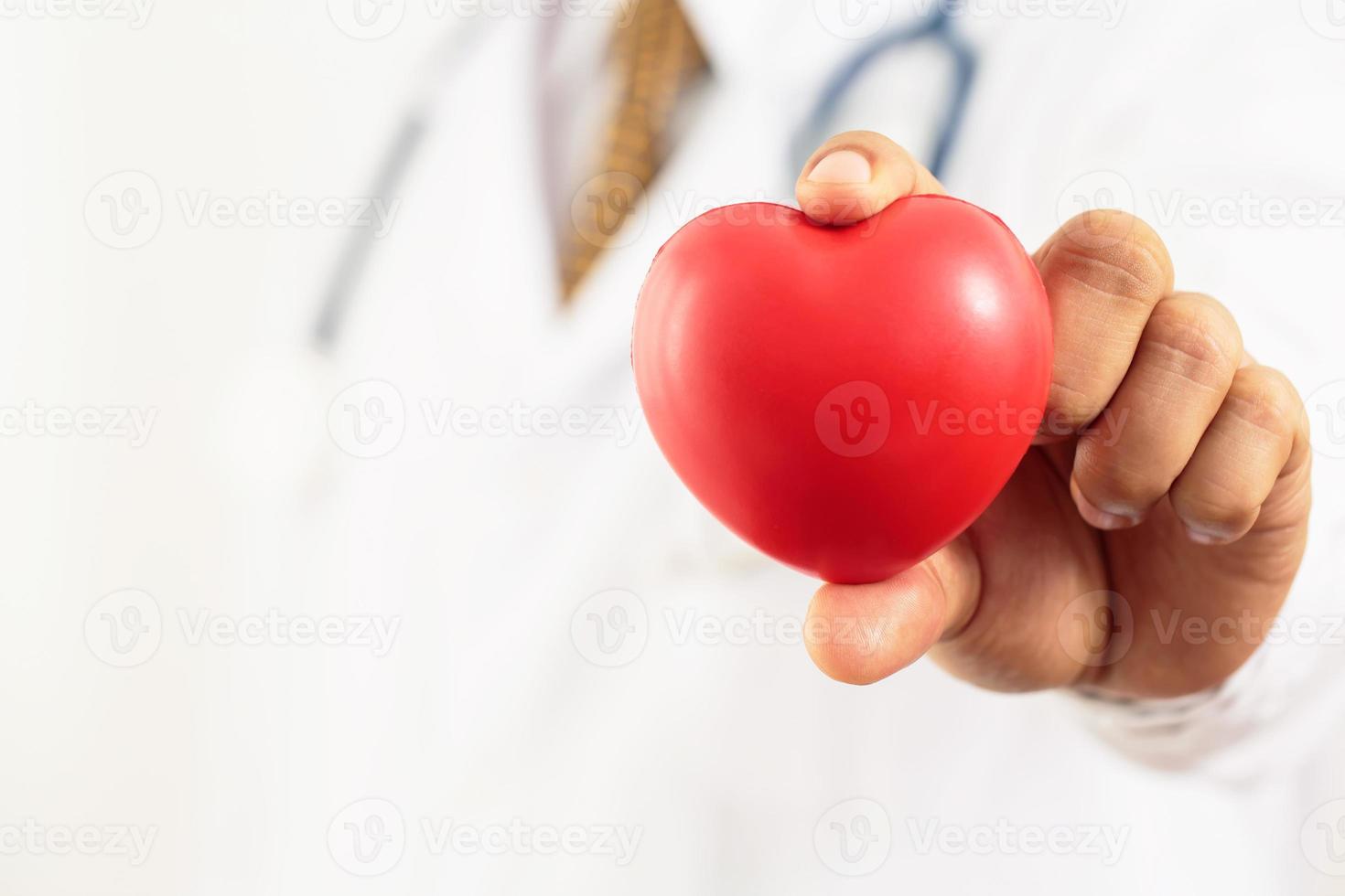 angina è un' Comune cuore malattia nel adulti. il principale rischio fattori includere crescente età. pesante fumo iperlipidemia, diabete, alto sangue pressione foto