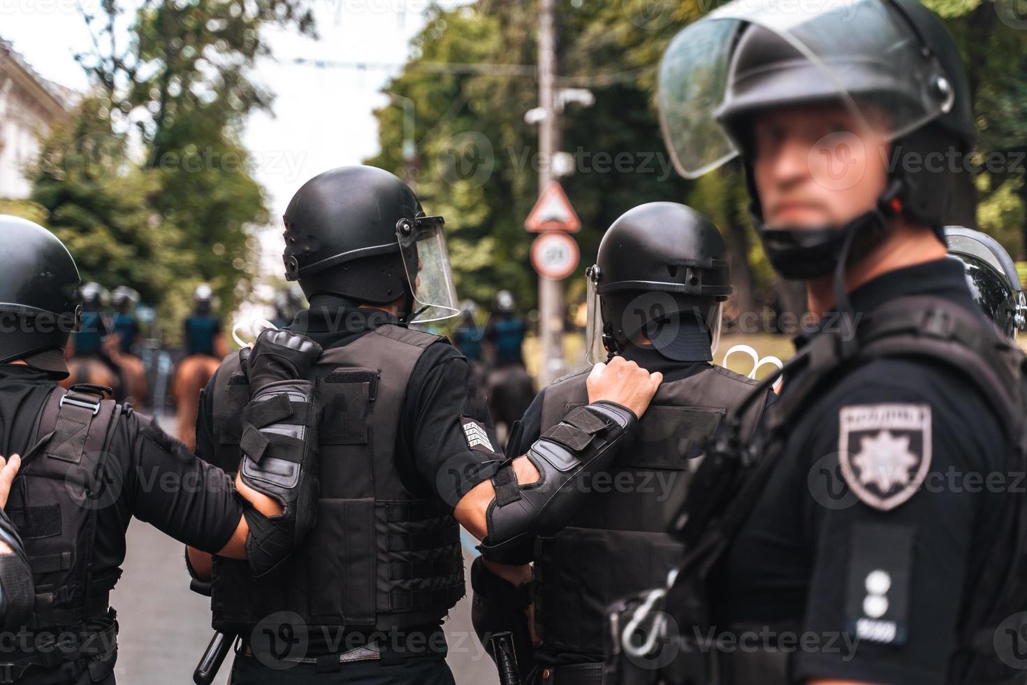 polizia vigore per mantenere ordine nel il la zona durante il rally foto