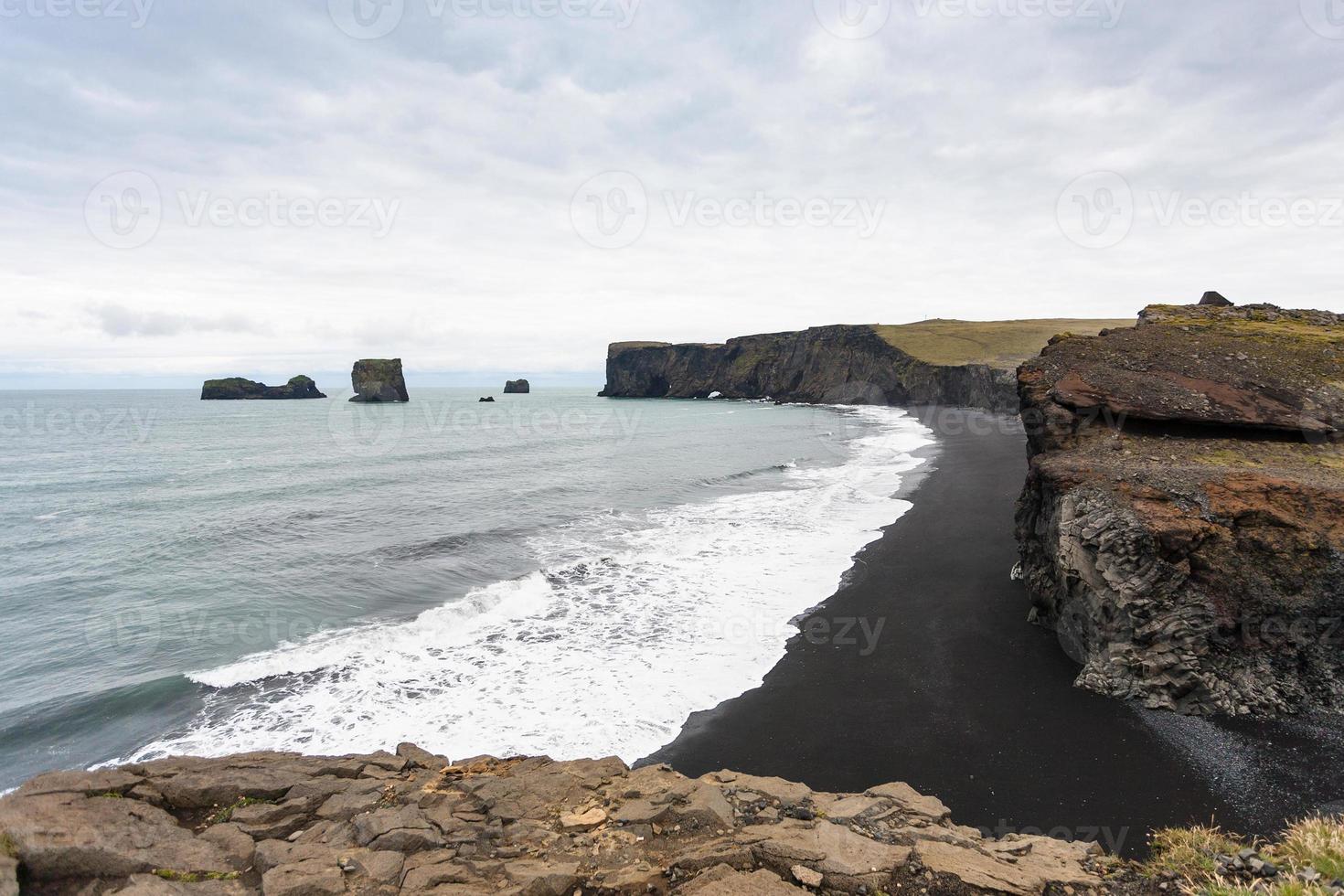 Visualizza di kirkjufjara spiaggia nel Islanda foto