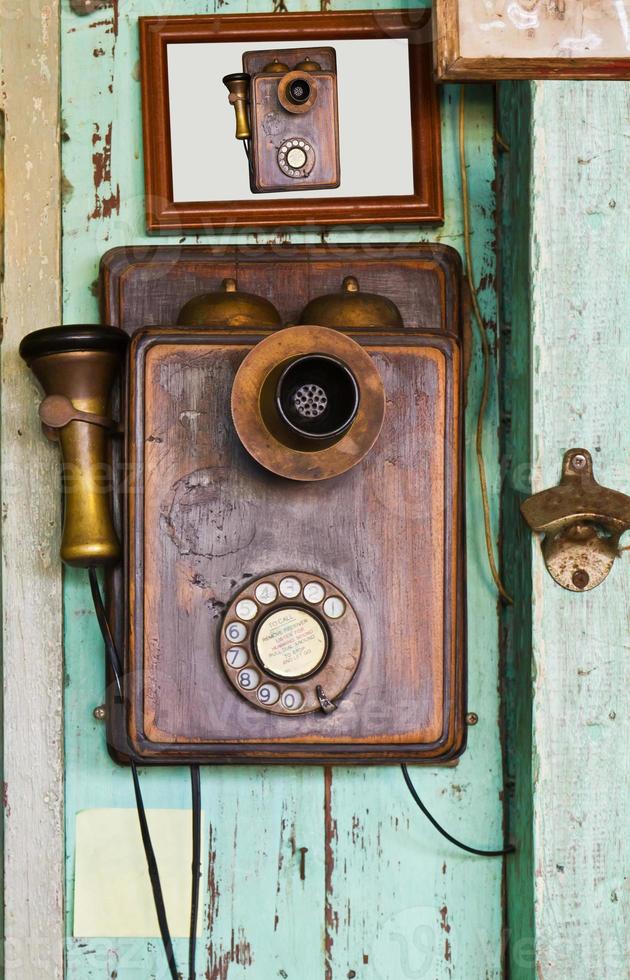 un vecchio telefono Vintage ▾ foto