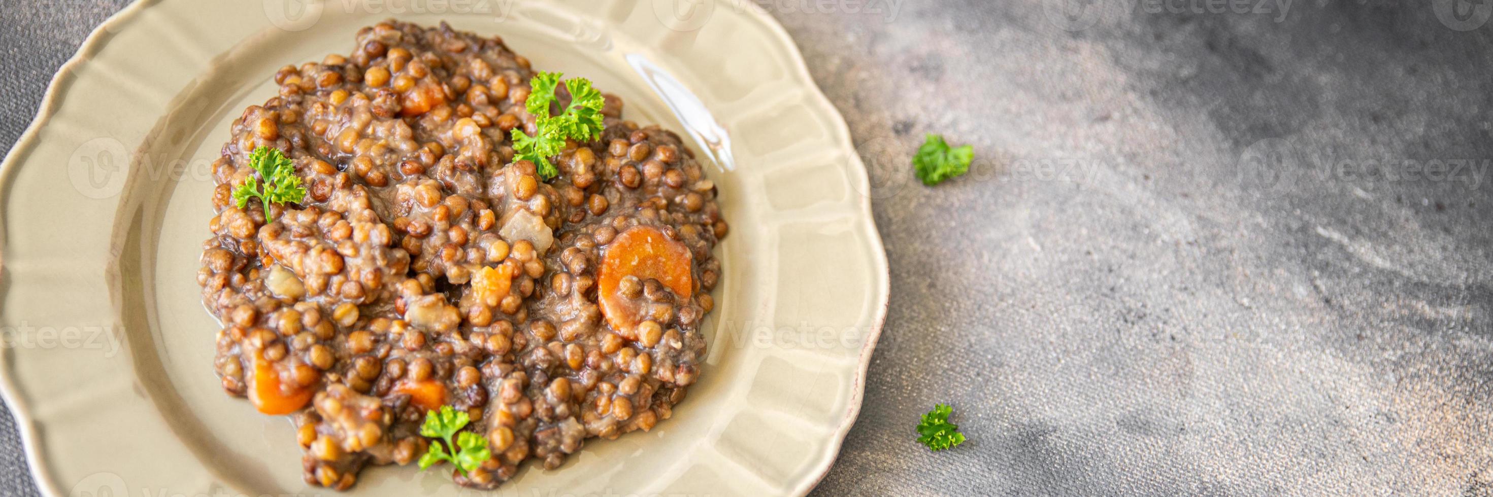 Lenticchie verde legume verdura cucina fresco salutare pasto cibo merenda dieta su il tavolo copia spazio cibo sfondo foto