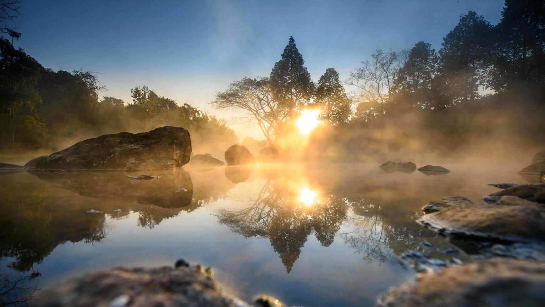 ambiente caldo primavera a jaeson nazionale parco nel lampang, Tailandia foto