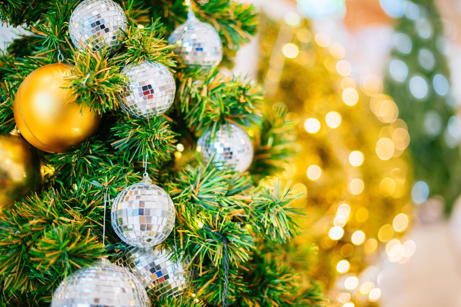 Natale vacanze striscione, albero, bokeh sfondo foto