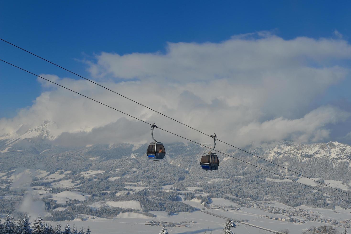 sciare sollevamento gondola nel Alpi foto