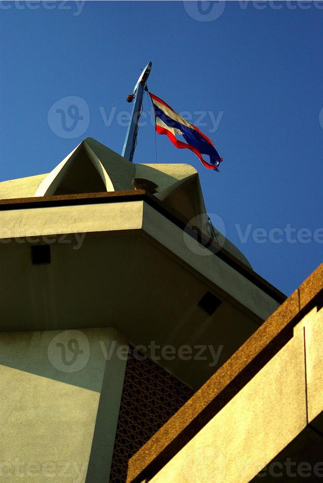 tailandese bandiera su il moschea foto
