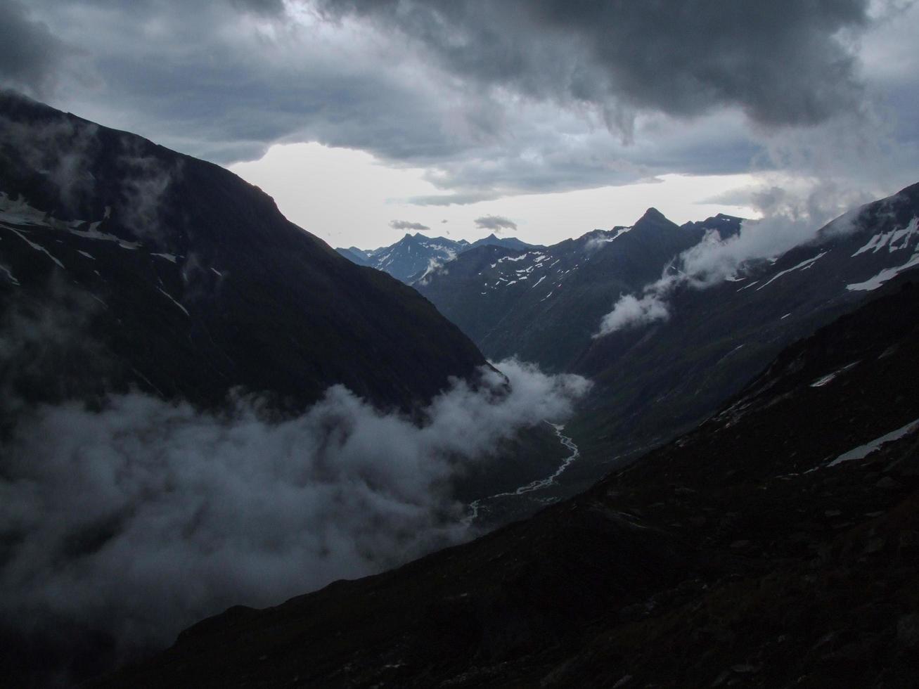 temporale in movimento in umbale valle, hohe tauro nazionale parco, Austria foto