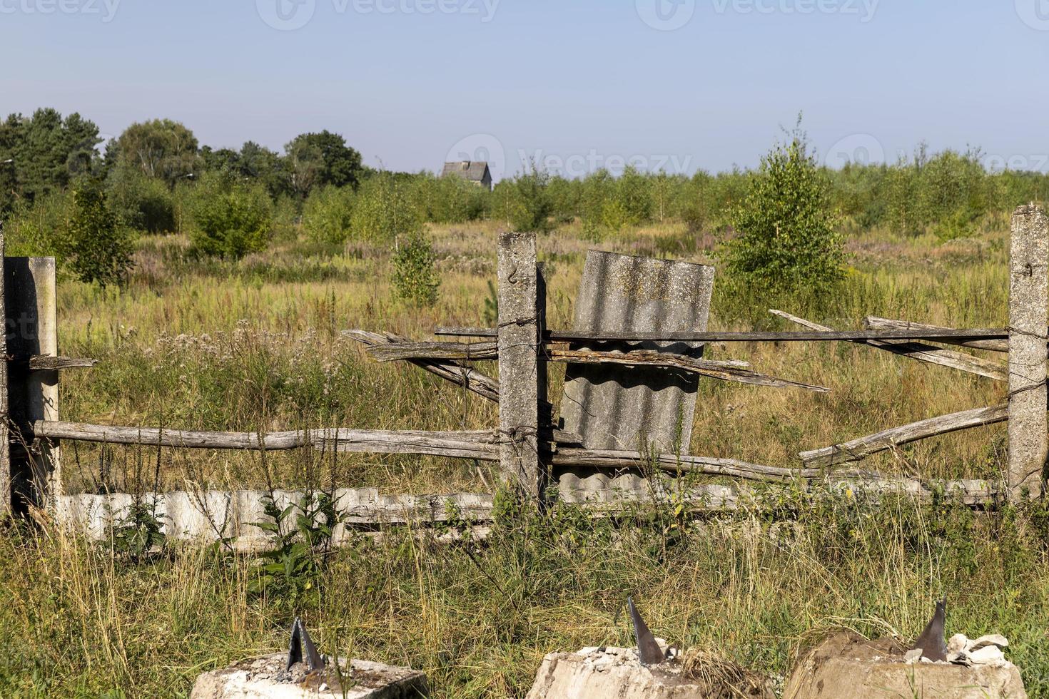 danneggiato recinto per garantire sicurezza foto