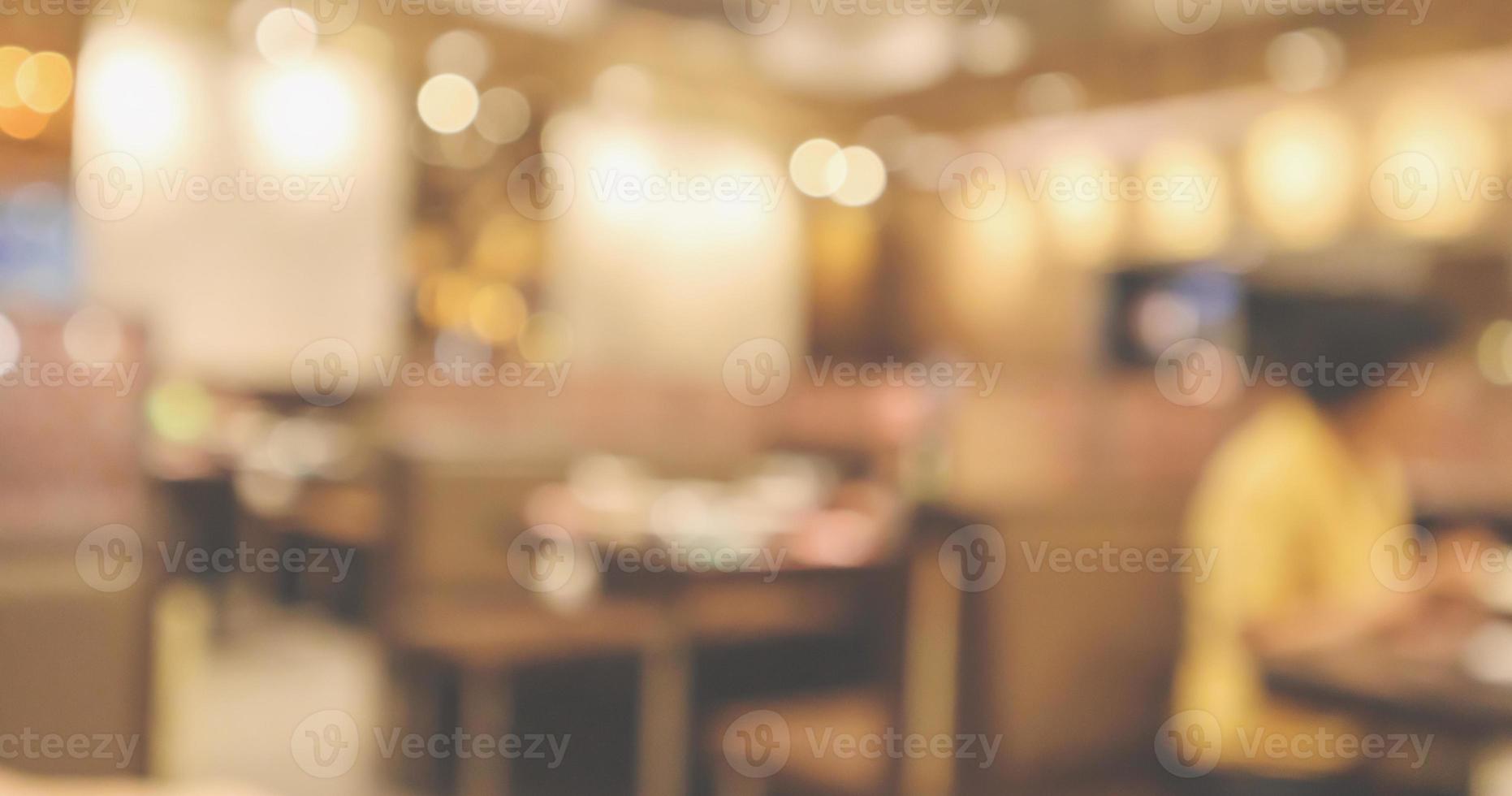 ristorante caffetteria o caffetteria interna con sfocatura del cliente astratto stile vintage bokeh luce per il montaggio dello sfondo del display del prodotto foto