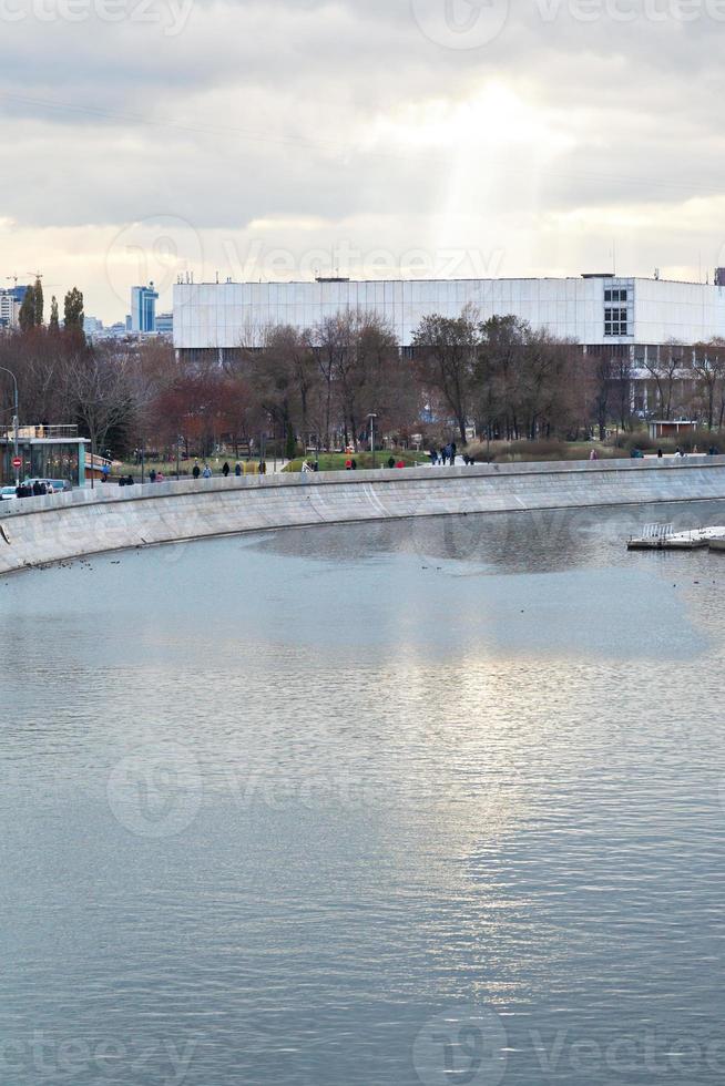 moskva fiume, yakimanskaja argine nel Mosca foto