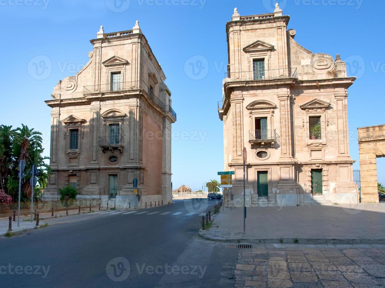 Porta felice nel palermitano, sicilia foto