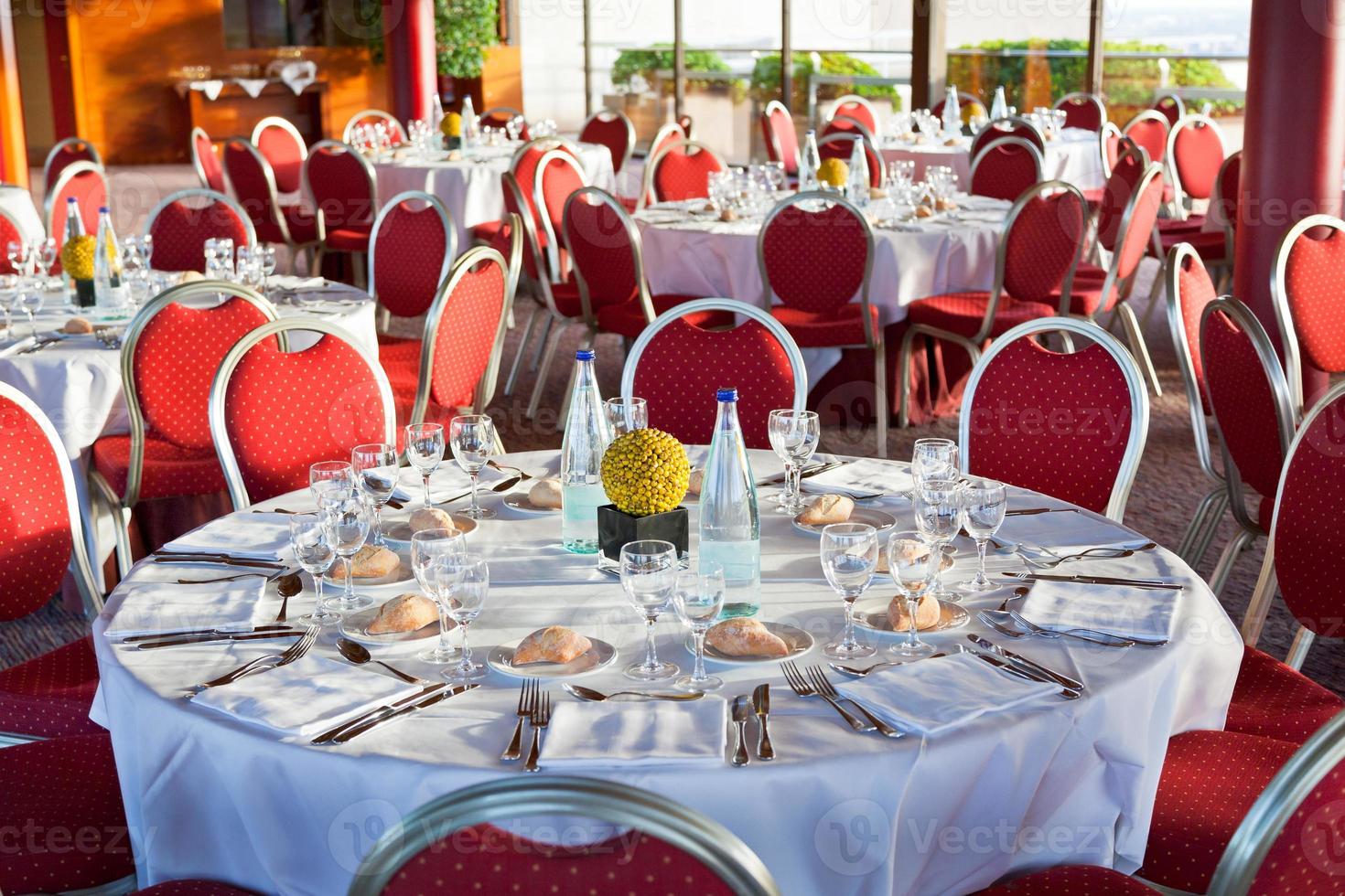 inizio di ufficiale cena nel ristorante foto