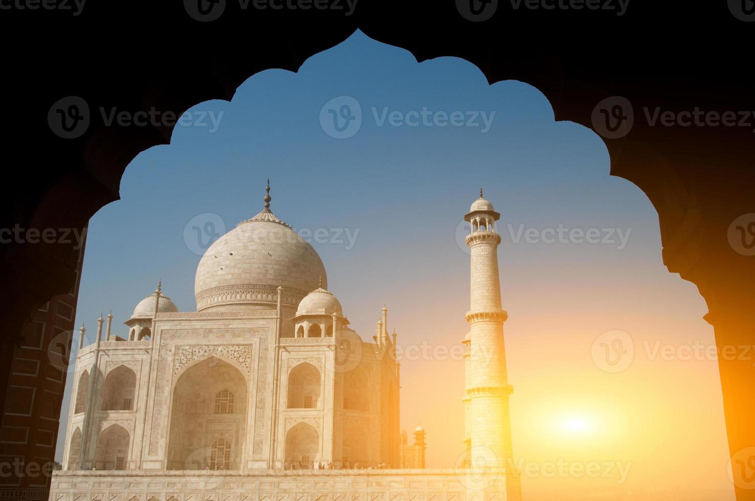 vista dell'arco del Taj Mahal foto