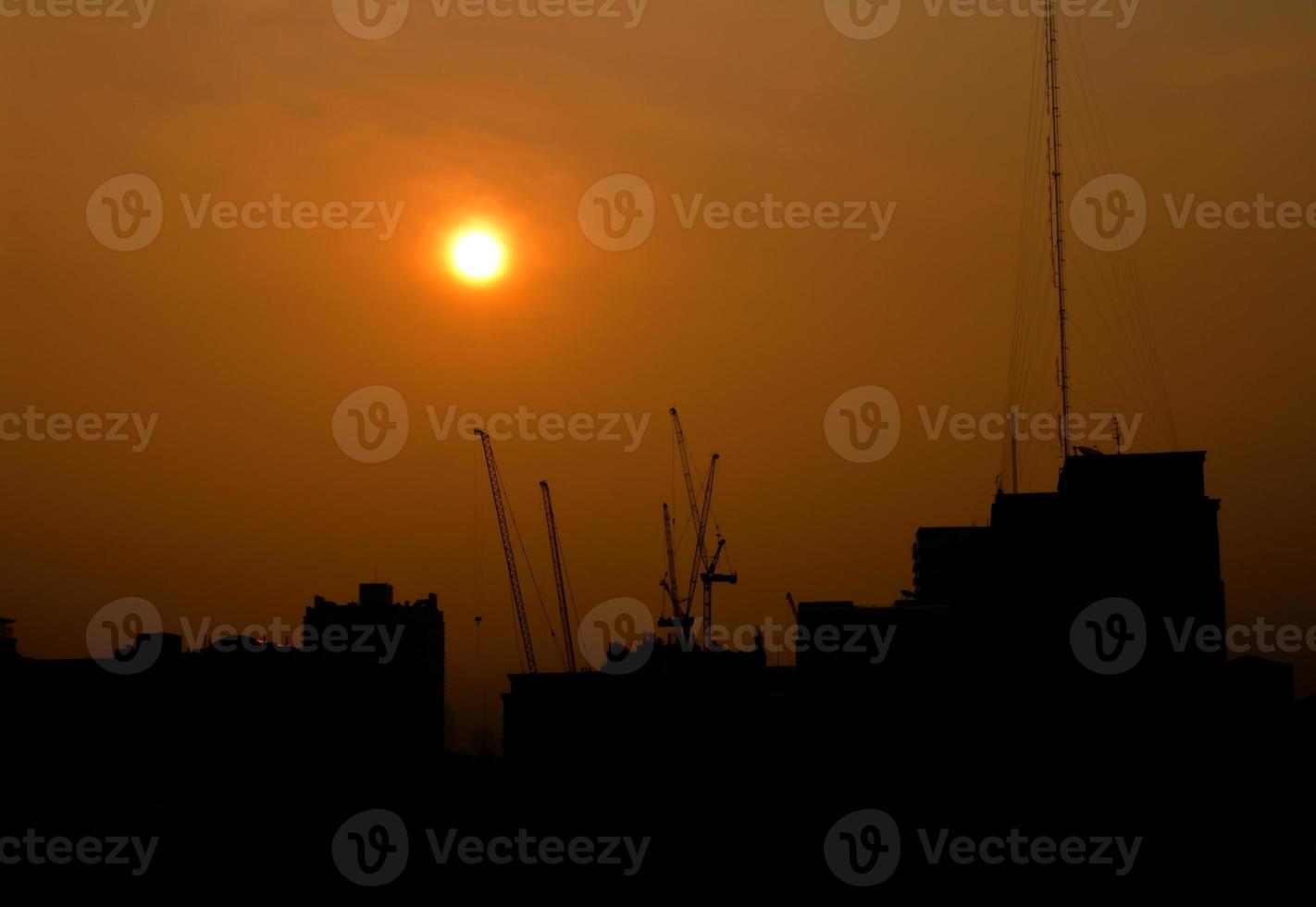 costruzione a Alba silhouette foto