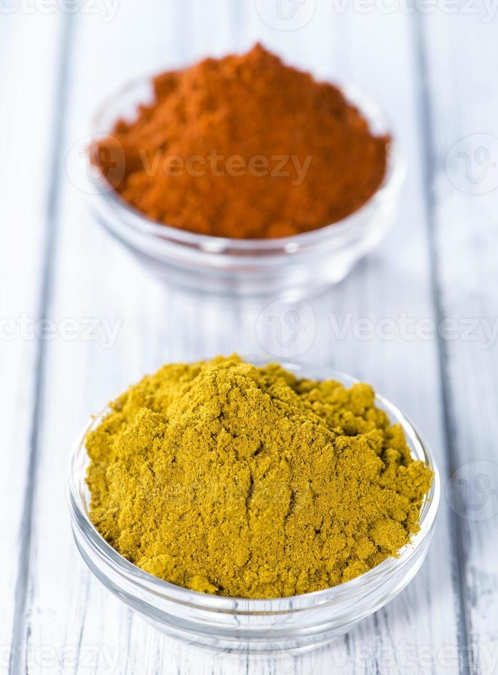 curry e paprika in polvere foto