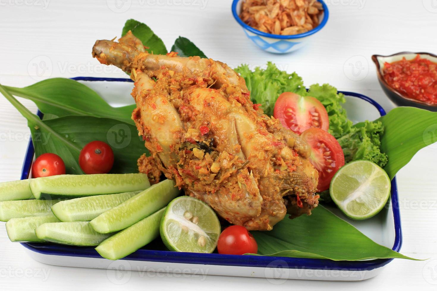 balinese ayam betutu speziato pollo foto