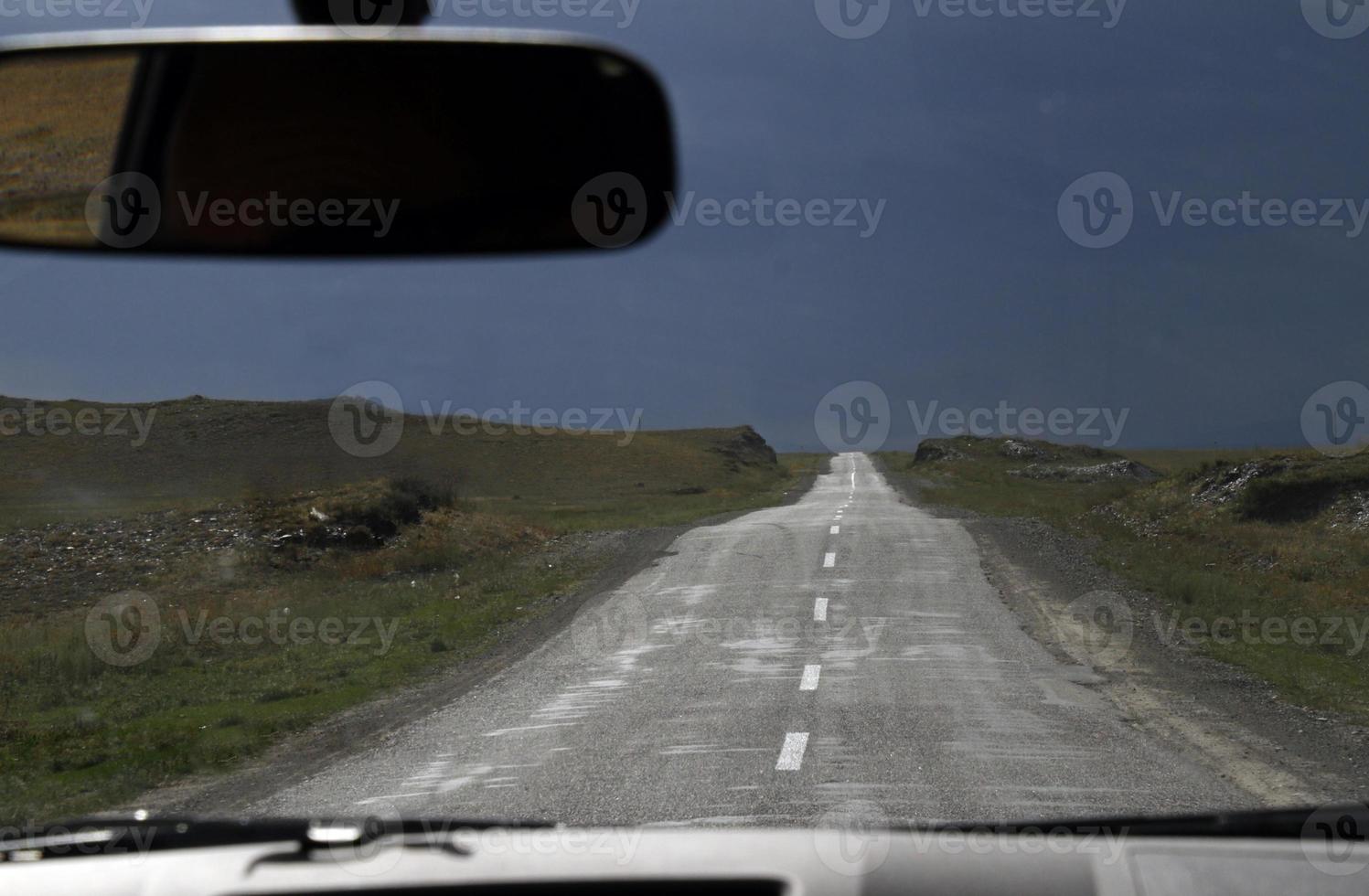 drammatico cielo dopo un' pioggia tempesta nel Kyrgyzstan foto