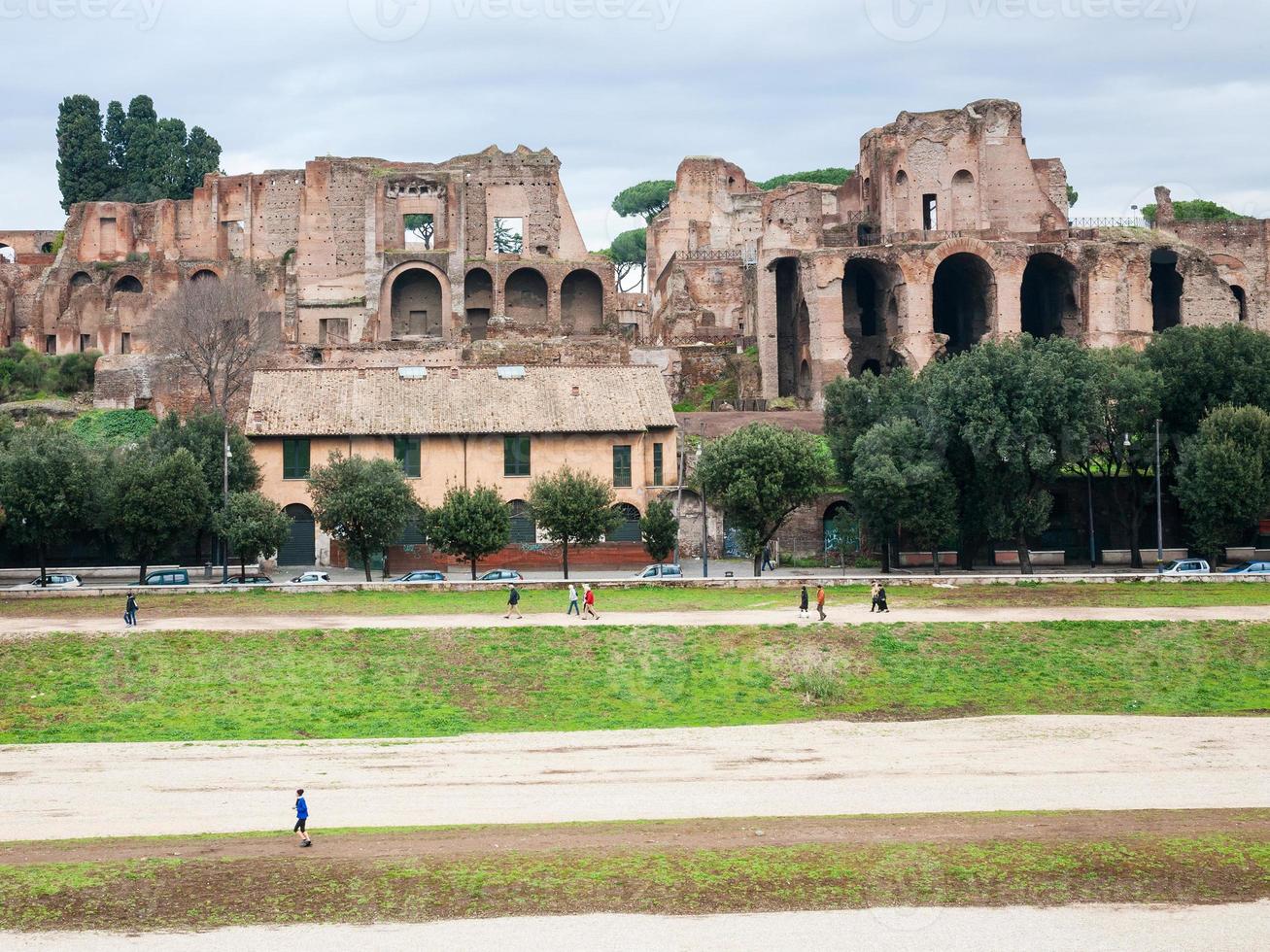 domus severiana e circo maximus su palatina foto