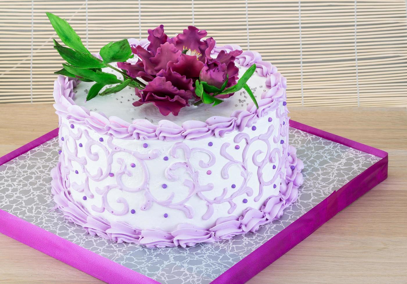 torta nuziale con fiore foto