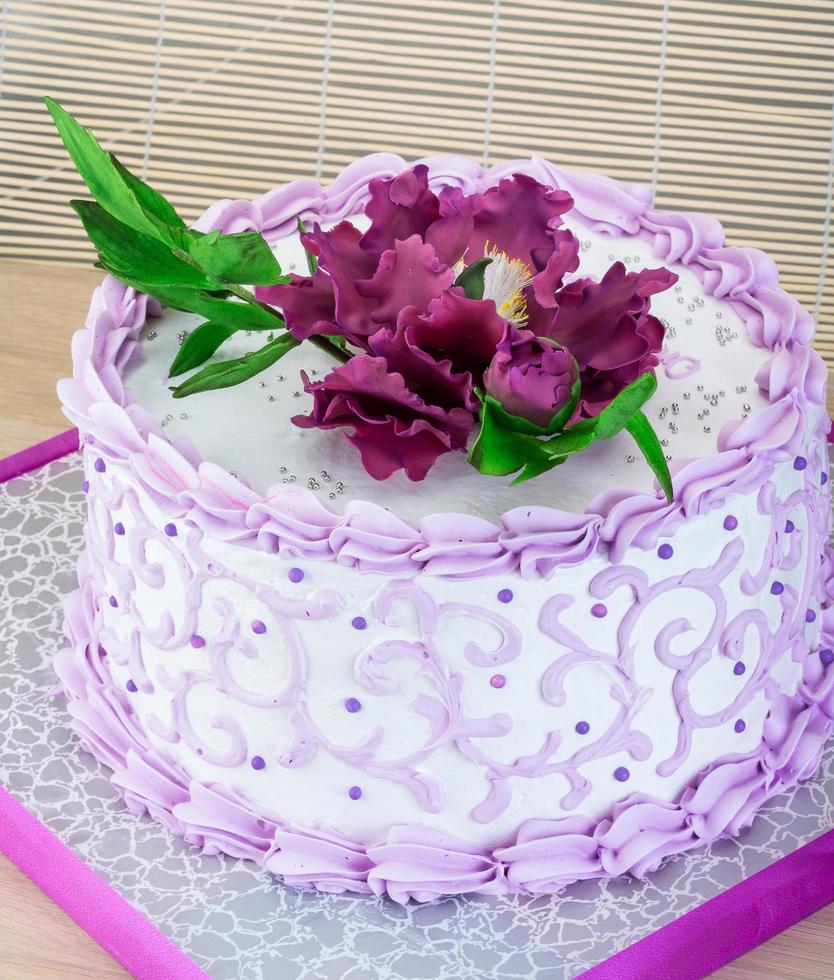 torta nuziale con fiore foto