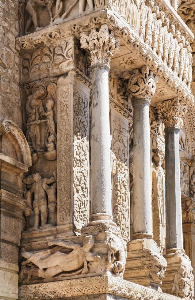 colonne di antico Chiesa di st. trofeo nel arles foto