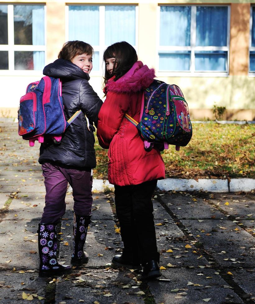 scuola ragazze in esecuzione lontano foto