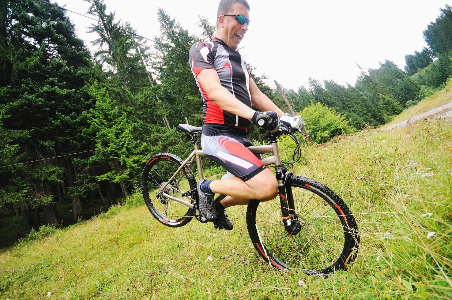 montagna bicicletta all'aperto cavalcata foto