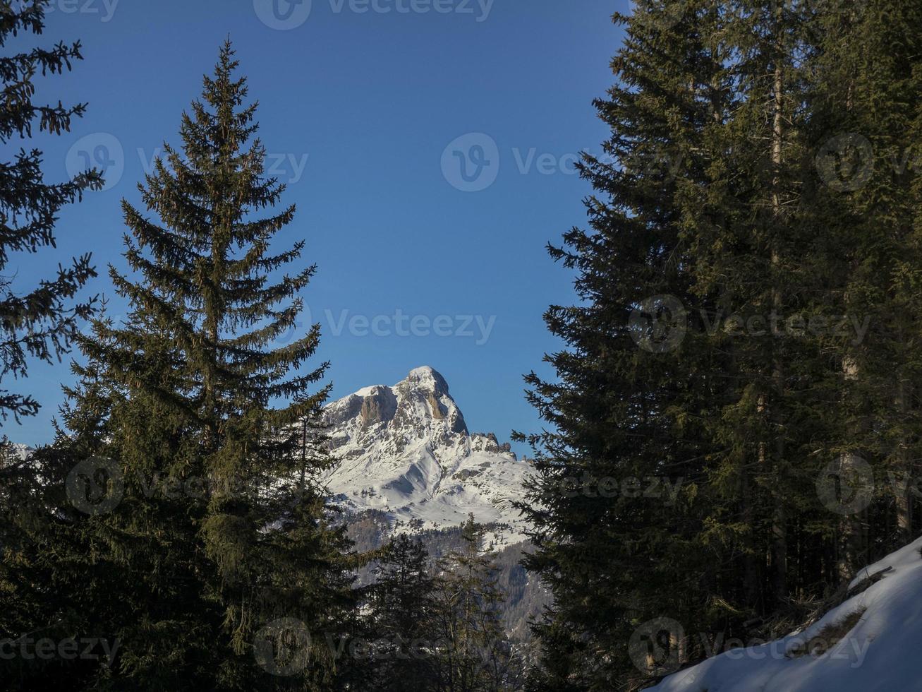 dolomiti neve panorama val badia armamento foto