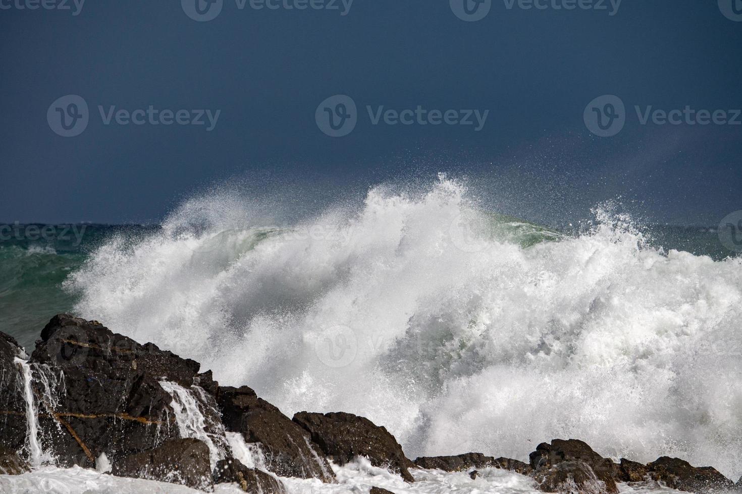 costiero mare tempesta tempesta grande onda foto