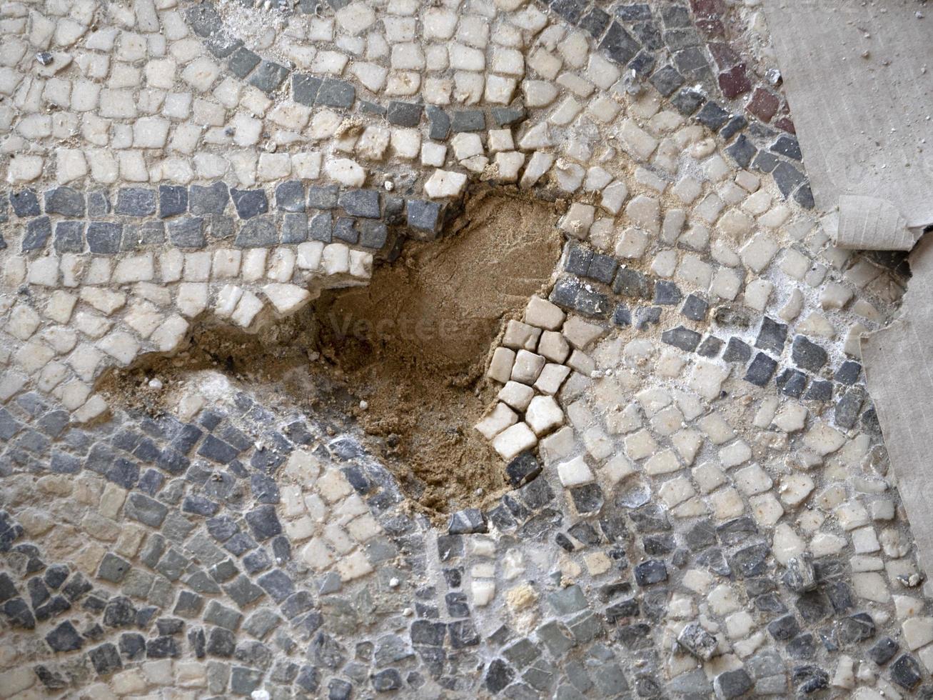 ripristino di antico romano mosaico di villa del casale, sicilia foto