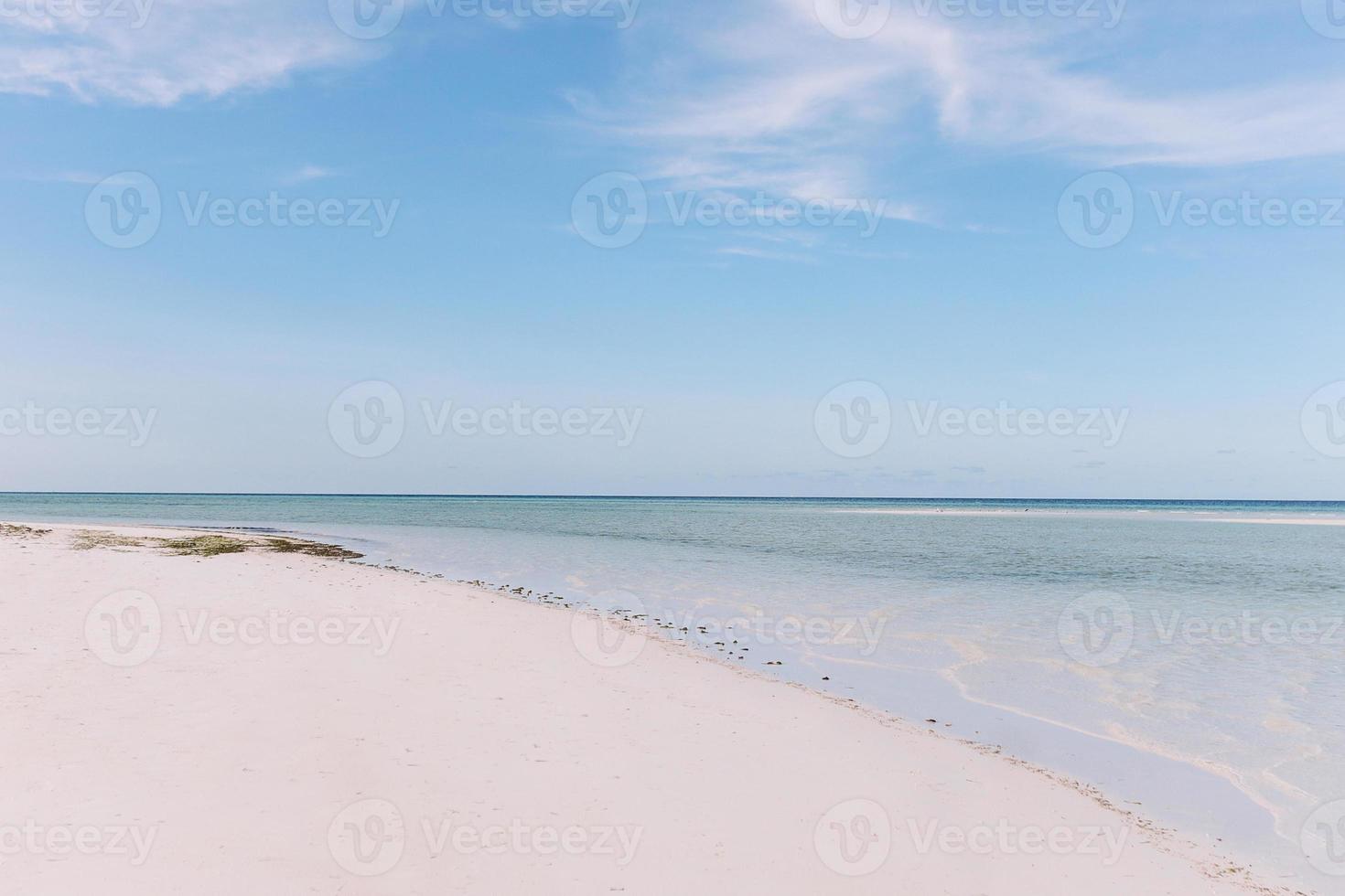 spiaggia di muyuni, isola di zanzibar, tanzania foto