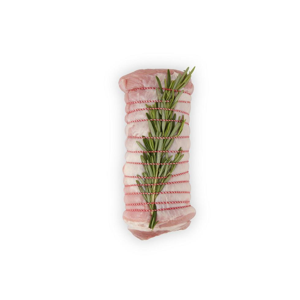 carne di maiale fresca cruda isolata su fondo bianco foto