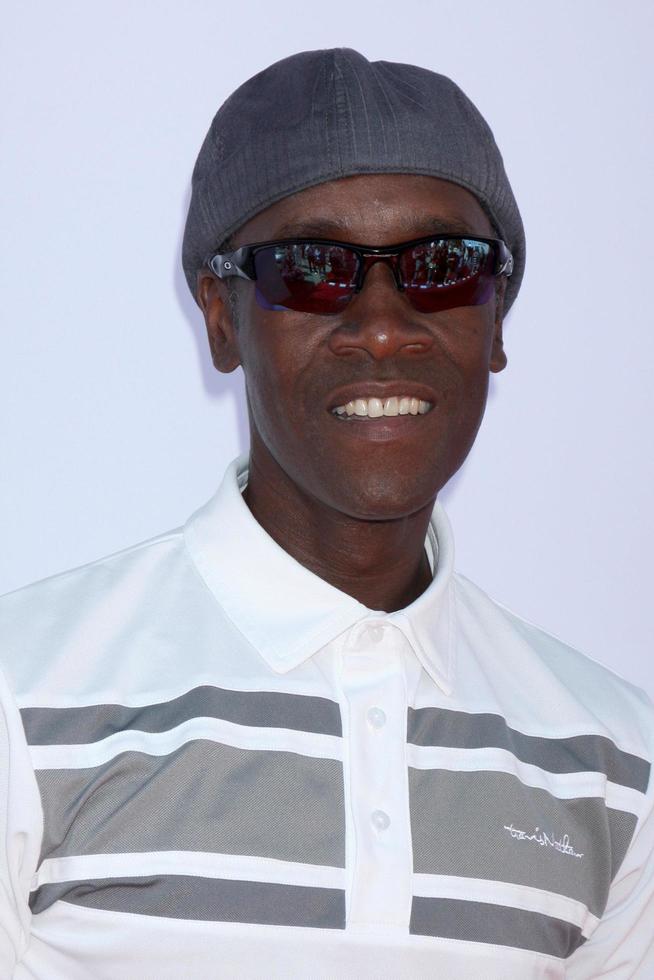 Los Angeles, 7 maggio - Don Cheadle arriva al 5° Annual George Lopez Celebrity Golf Classic al Lakeside Golf Club il 7 maggio 2012 nel lago di Toluca, ca foto