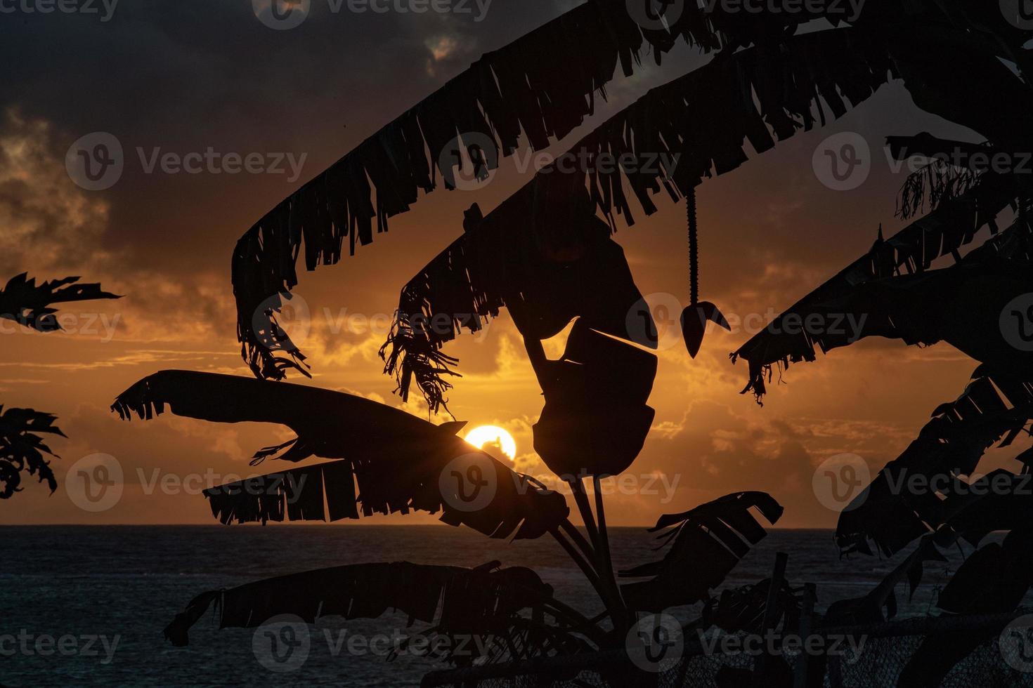 meraviglioso tramonto nel francese polinesia foto