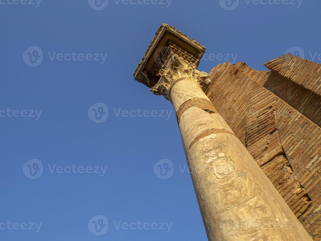 vecchio antico ostia archeologico rovine foto