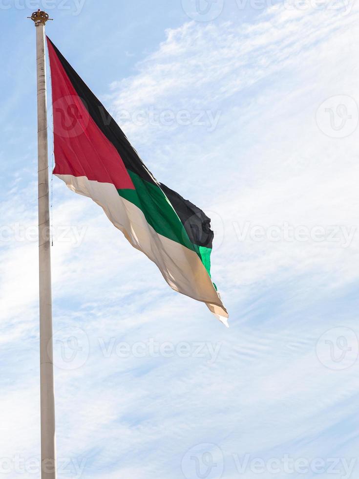 bandiera di il arabo rivolta nel aqaba città foto