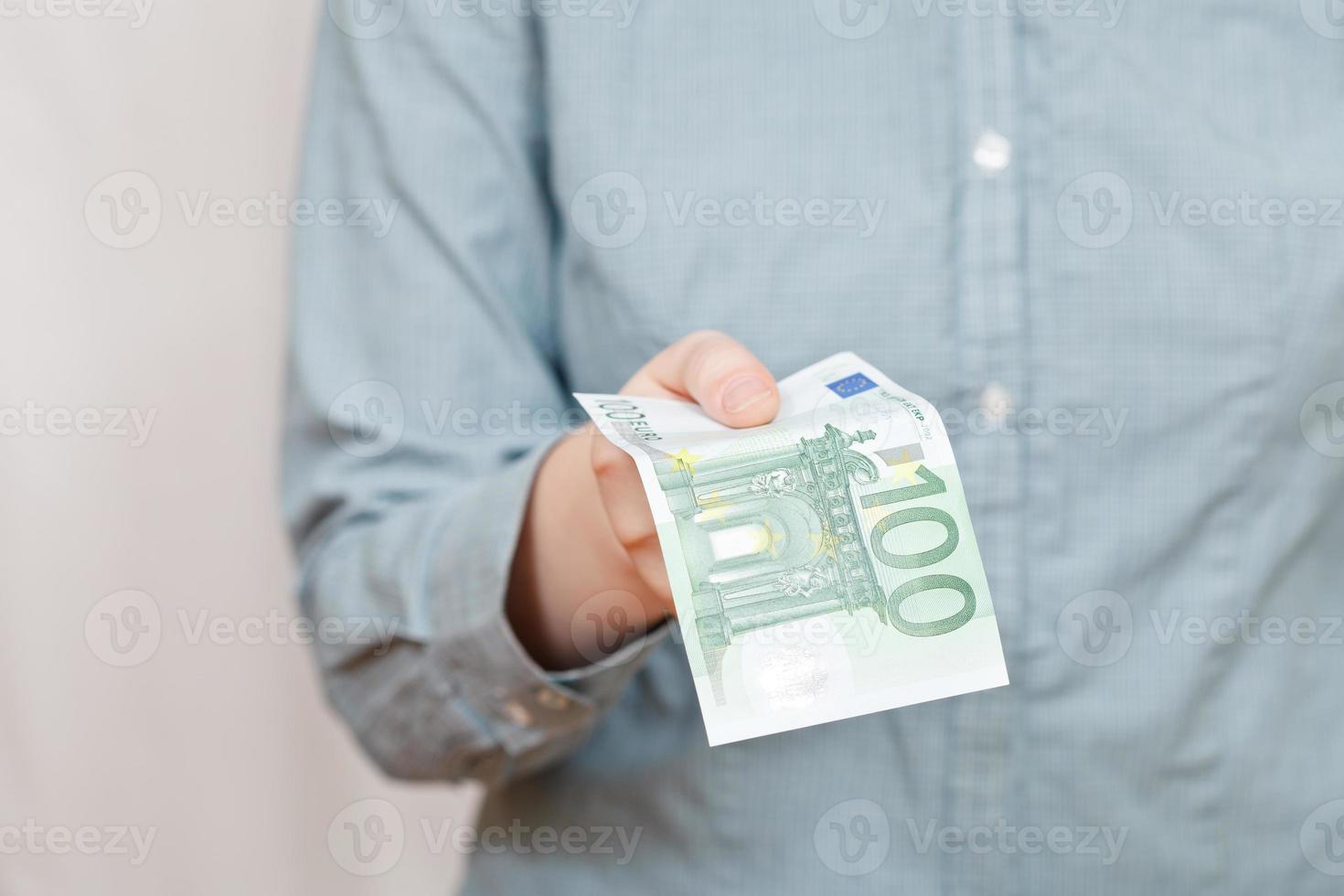 centinaio Euro banconota nel braccio foto