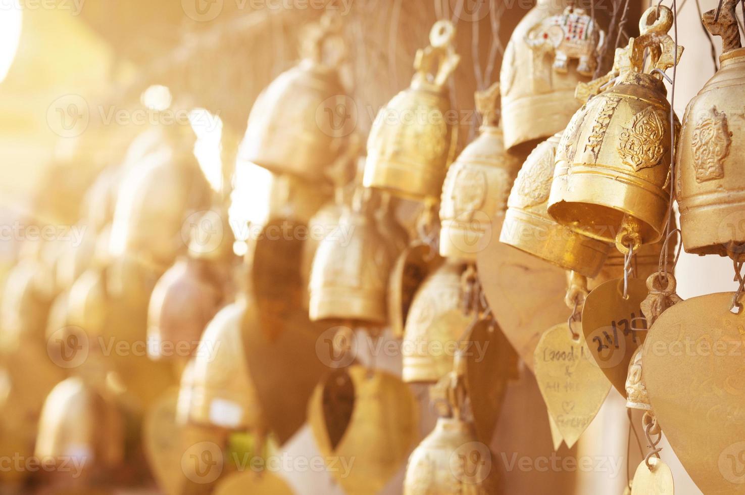 campane buddisti foto