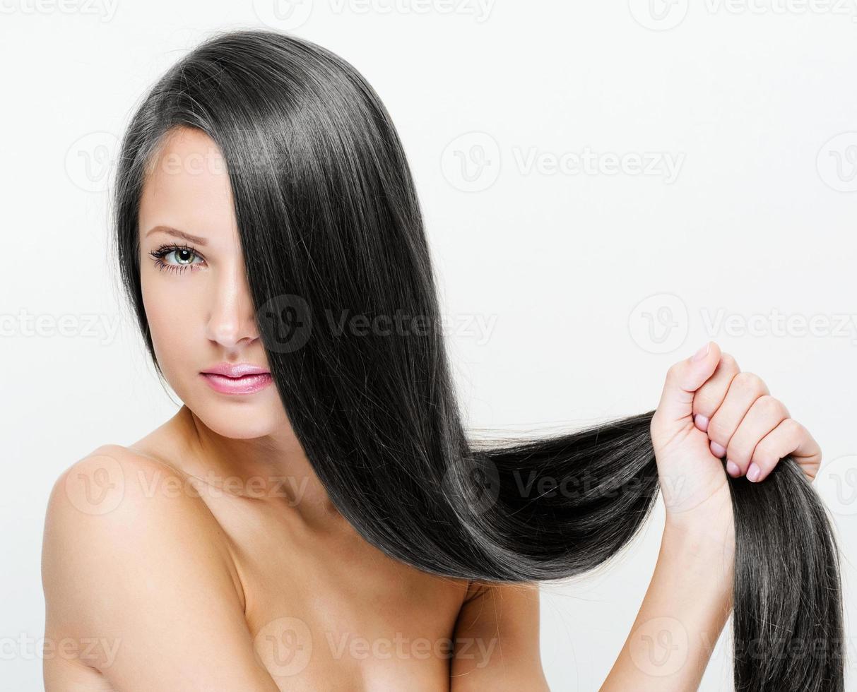 donna con i capelli lunghi di bellezza foto