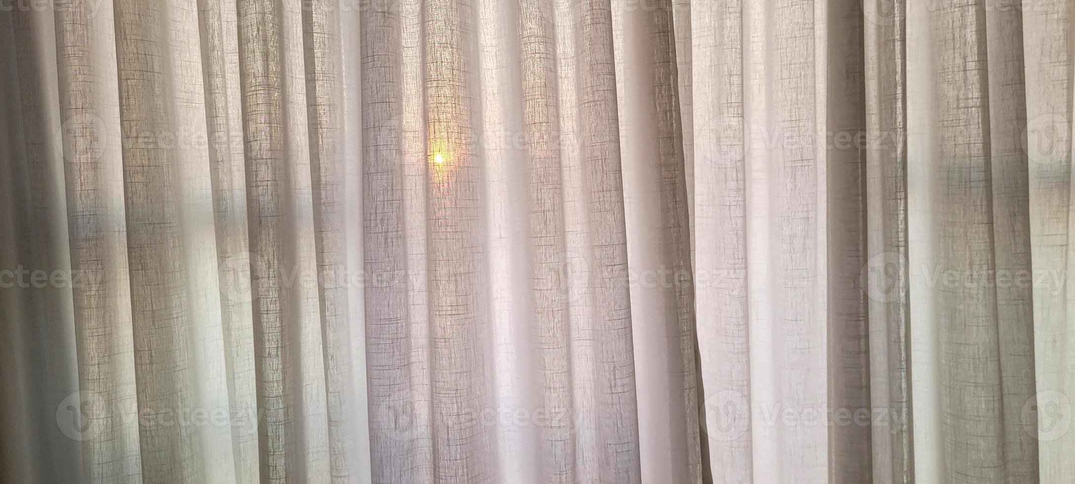 bianca biancheria tenda nel appartamento con tramonto Visualizza nel brasile foto