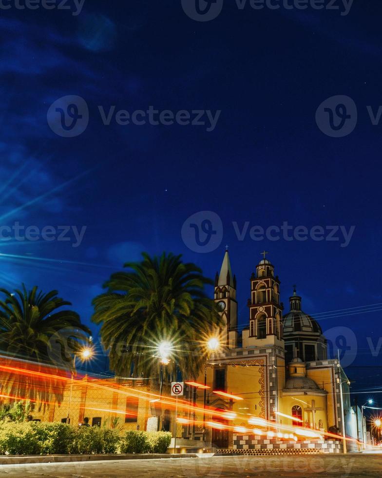 notte foto di il cattolico Chiesa nel medico mora guanajuato Messico